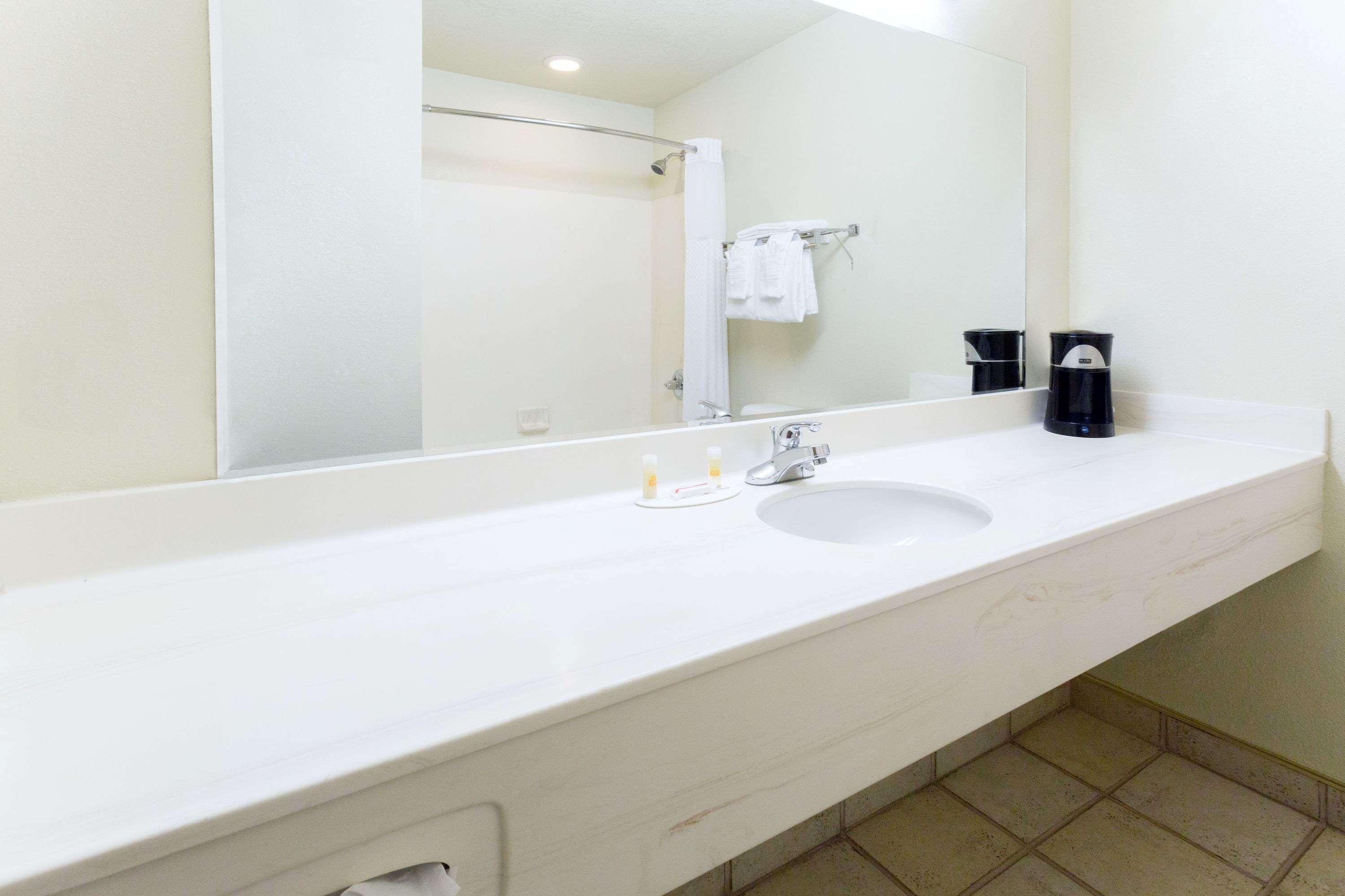 Days Inn By Wyndham Colorado Springs Airport Esterno foto