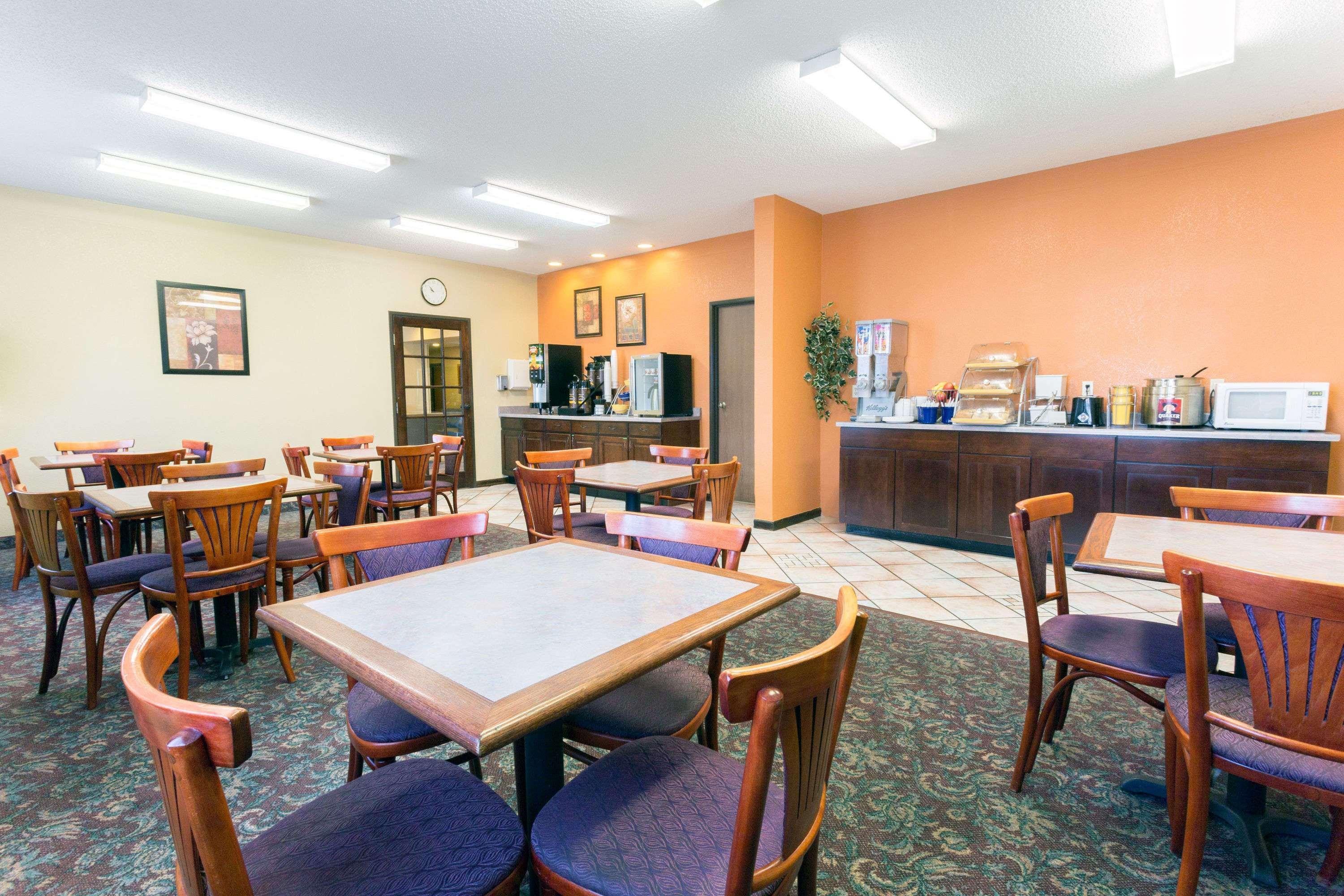 Days Inn By Wyndham Colorado Springs Airport Esterno foto